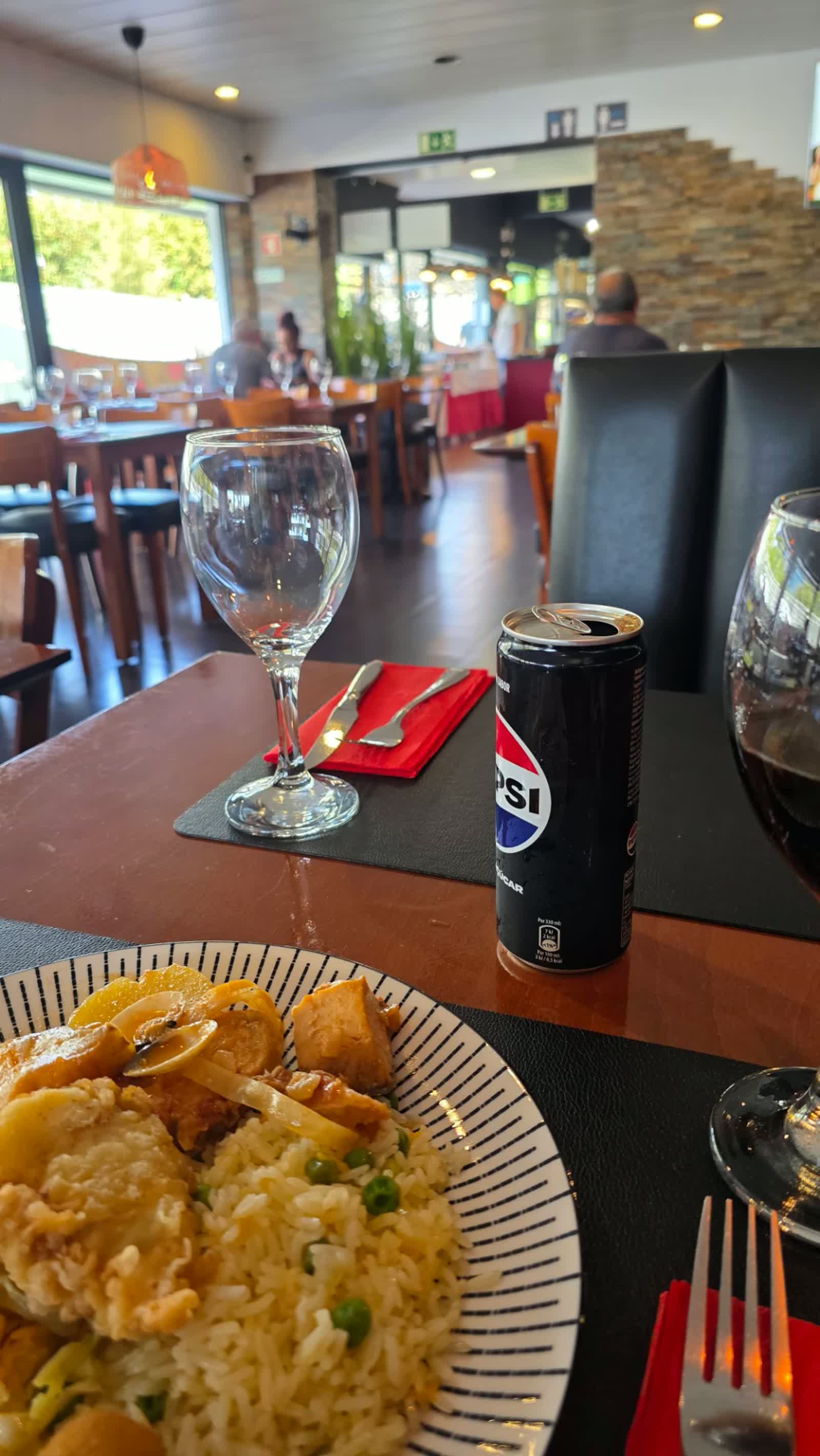 Ambiente familiar do Churrascão em Carnaxide